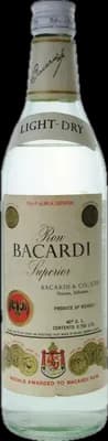 Bouteille de spiritueux : Ron Superior Silver Label '67 de la marque Bacardi