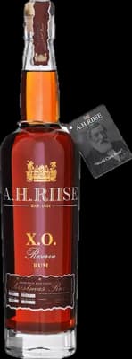 Bouteille de spiritueux : XO Reserve Christmas Rum de la marque A.H. Riise