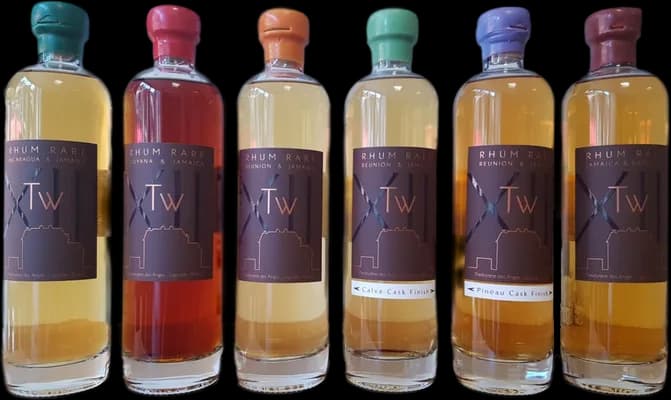Bouteille de spiritueux : Réunion & Jamaica (Calva Cask Finish) de la marque Twelve Whisky d’Aubrac