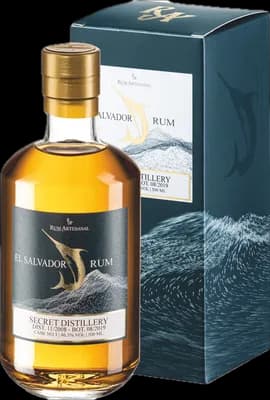 Bouteille de spiritueux : El Salvador Rum de la marque Rum Artesanal