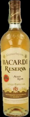 Bouteille de spiritueux : Reserva Aged Rum Vintage de la marque Bacardi