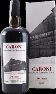 Bouteille de spiritueux : Heavy Trinidad Rum de la marque Caroni