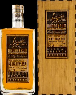 Bouteille de spiritueux : Select Reserve Glass Cask Rum de la marque Mhoba