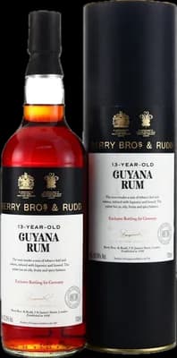 Bouteille de spiritueux : Guyana Rum Kirsch Whisky de la marque Berry Bros & Rudd 