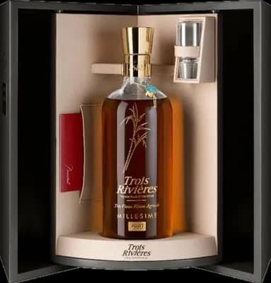 Bouteille de spiritueux : Millésime de la marque Trois Rivières
