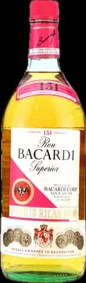 Bouteille de spiritueux : 151 Superior 1970s de la marque Bacardi