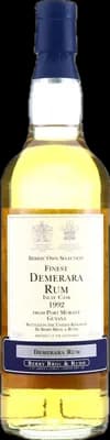 Bouteille de spiritueux : Finest Demerara Rum de la marque Port Mourant