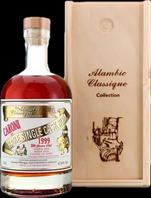 Bouteille de spiritueux : Premium Cask de la marque Caroni