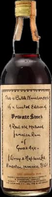 Bouteille de spiritueux : Private Stock Bot. 1970 de la marque J. Wray & Nephew LTD.