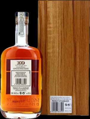 Bouteille de spiritueux : Extra Old XO Cask Strength Rum de la marque Mount Gay