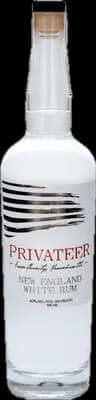 Bouteille de spiritueux : New England White Rum de la marque Privateer Rum Distillery