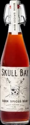 Bouteille de spiritueux : Dark Spiced Rum de la marque Skull Bay
