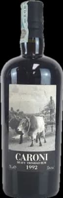 Bouteille de spiritueux : Heavy Trinidad Rum de la marque Caroni